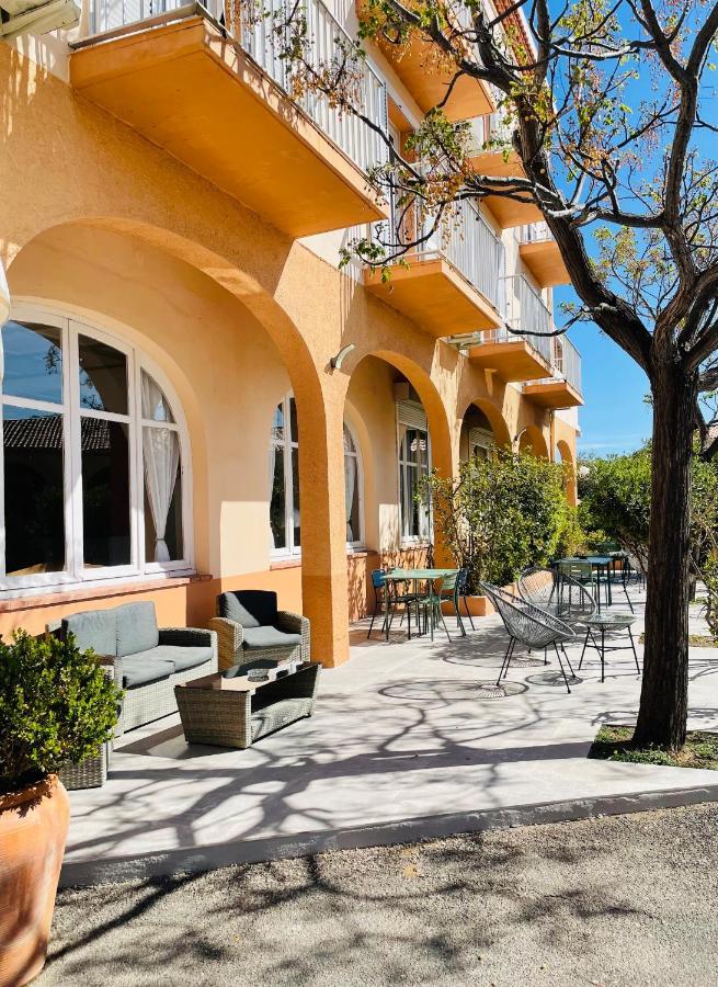 Hotel Les Arbousiers Calvi  Exteriör bild