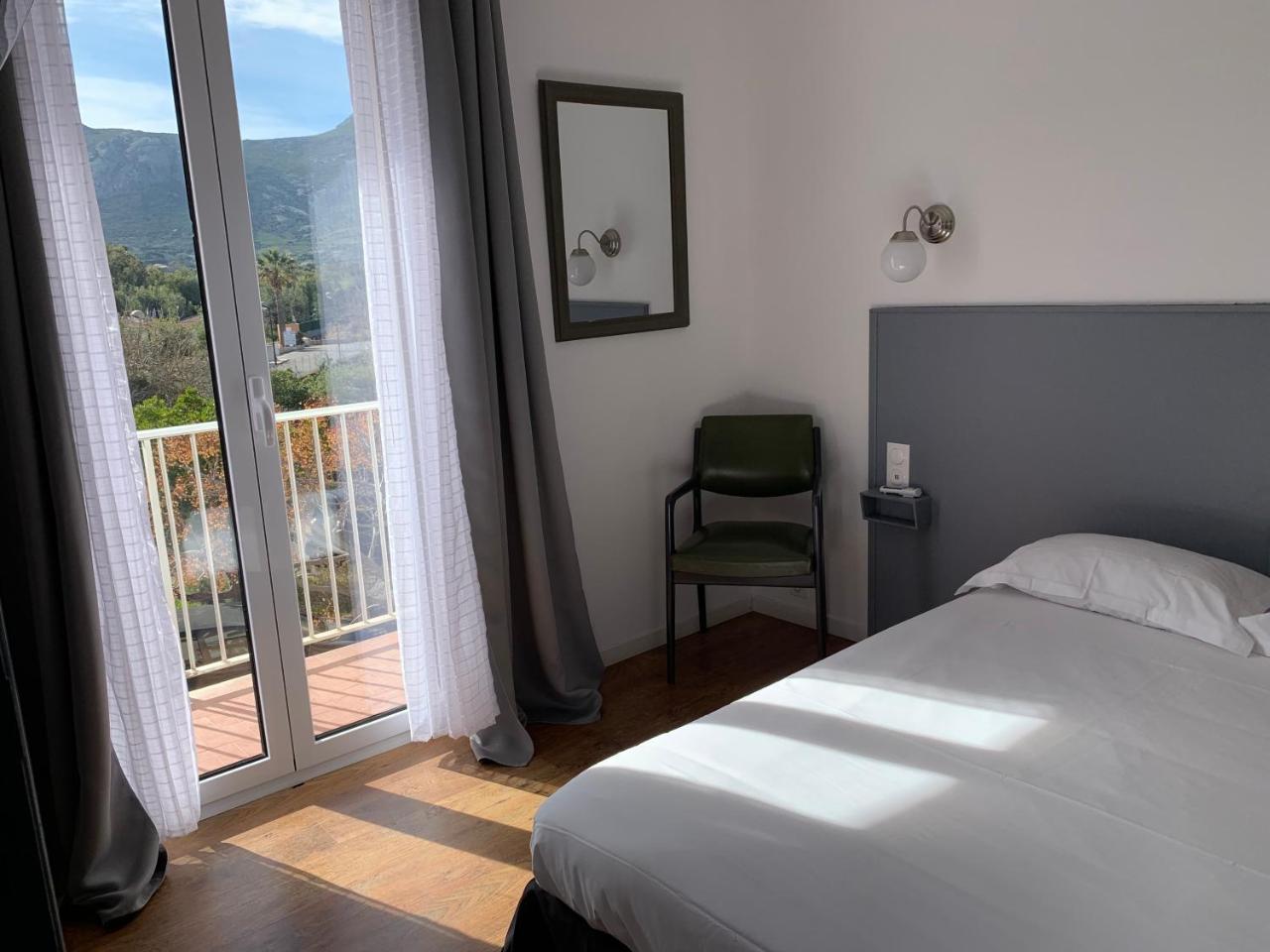 Hotel Les Arbousiers Calvi  Exteriör bild
